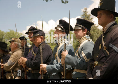 Kostümierte Dolmetscher Soldaten im Rahmen der jährlichen Fort Stanton Live! Feier, in der Nähe von Lincoln, NM, USA Stockfoto