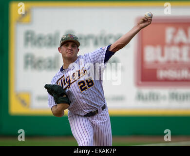 Rouge, LA, USA. 7. April 2015. LSU Krug Kyle Bouman (28) während des Spiels zwischen LSU und New Orleans Alex Box-Stadion in Baton Rouge, Louisiana LSU besiegt New Orleans 11-2 © Csm/Alamy Live-Nachrichten Stockfoto