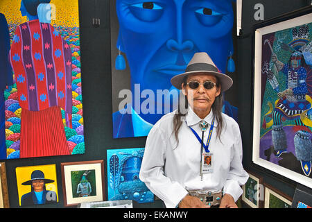 Der jährlichen indischen Markt, am Plaza jeweils im August in Santa Fe, ist die einzelne größte indianische Kunst Veranstaltung Stockfoto