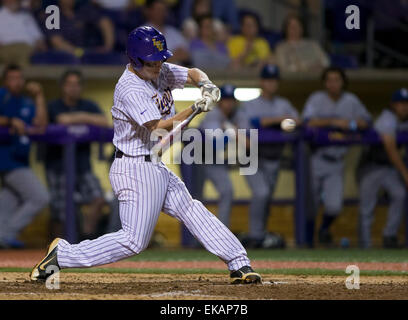 Rouge, LA, USA. 7. April 2015. LSU Infielder Alex Bregman (8) während des Spiels zwischen LSU und New Orleans Alex Box-Stadion in Baton Rouge, Louisiana LSU besiegt New Orleans 11-2 © Csm/Alamy Live-Nachrichten Stockfoto