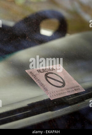 Auto Inspektion Ablehnung Sicherheitsaufkleber - Virginia USA Stockfoto