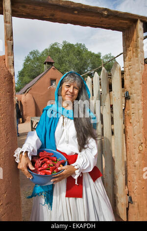 Das Herbst-Festival im Rancho de Las Golondrinas ist immer eine bunte Demonstration der spanischen Kolonialzeit Kunst, Handwerk, Geschichte Stockfoto