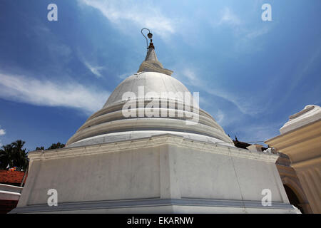 Tempel in Wewurukannala Vihara, weiße Tempel, Sri Lanka. Stockfoto