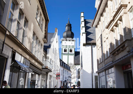 Pfarrkirche am alten Markt Platz, hanseatische Stadt Attendorn, Region Sauerland, Nordrhein-Westfalen, Deutschland, Europa, Stockfoto