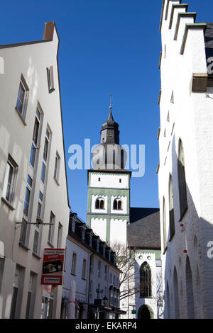 Pfarrkirche am alten Markt Platz, hanseatische Stadt Attendorn, Region Sauerland, Nordrhein-Westfalen, Deutschland, Europa, Stockfoto