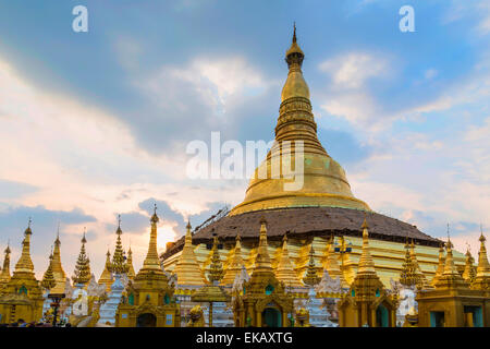 Myanmer heiligen Ort und touristische Attraktion Wahrzeichen - Shwedagon Paya Pagode. Yangon, Myanmar Stockfoto