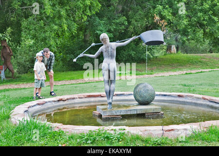 Shidoni ist eine beliebte Skulpturengalerie und Gießerei in dem kleinen Dorf Tesuque in der Nähe von Santa Fe, wo Bronze Skulpturen Stockfoto