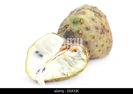 Cherimoya isoliert auf weiss Stockfoto