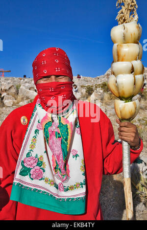 Jeweils im Dezember feiert das Dorf Tortugas in der Nähe von Las Cruces in New Mexico die Jungfrau von Guadalupe Festtag Stockfoto