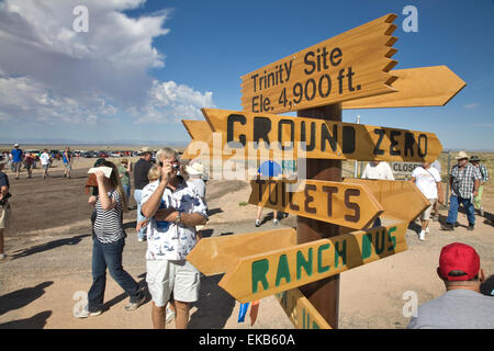 Am ersten Samstag ist der TrinityTest-Website, wo die erste Atombombe am 16. Juli 1945, explodierte war für die Öffentlichkeit zugänglich. Stockfoto