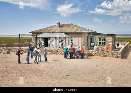 Am ersten Samstag ist der TrinityTest-Website, wo die erste Atombombe am 16. Juli 1945, explodierte war für die Öffentlichkeit zugänglich. Stockfoto