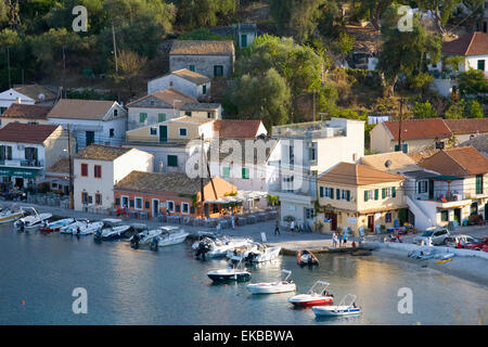 Blick über den Hafen von Hang, Loggos Paxos Paxi, Corfu, Ionische Inseln, griechische Inseln, Griechenland, Europa Stockfoto