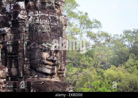 Buddha Gesicht geschnitzt in Stein am Bayon Tempel, Angkor Thom, Angkor, UNESCO, Kambodscha, Indochina, Südostasien, Asien Stockfoto