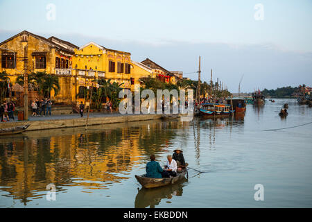 Boote am Thu Bon Fluss, Hoi An, Vietnam, Indochina, Südostasien, Asien Stockfoto