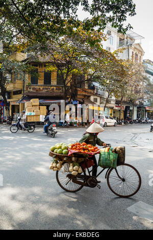 Straßenszene in der alten Viertel, Hanoi, Vietnam, Indochina, Südostasien, Asien Stockfoto