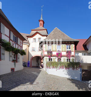 Altstadt mit Stadttor, Burkheim, Kaiserstuhl, Breisgau, Schwarzwald, Baden-Württemberg, Deutschland, Europa Stockfoto