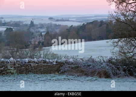 Cotswold Landschaft am frostigen Morgen, Stow-on-the-Wold, Gloucestershire, Cotswolds, England, Vereinigtes Königreich, Europa Stockfoto