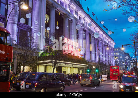 Selfridges an Weihnachten, Oxford Street, London, England, Vereinigtes Königreich, Europa Stockfoto