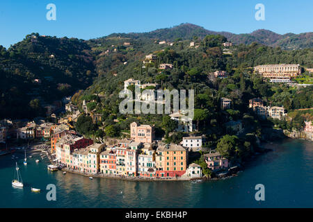 Die Bucht von Portofino, gesehen vom Castello Brown, Genova (Genua), Ligurien, Italien, Europa Stockfoto