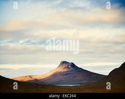 Blick auf Stac Pollaidh, Assynt, North West Highlands, Schottland Stockfoto