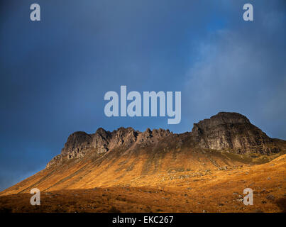 Dramatischer Himmel über Stac Pollaidh, Assynt, North West Highlands, Schottland Stockfoto