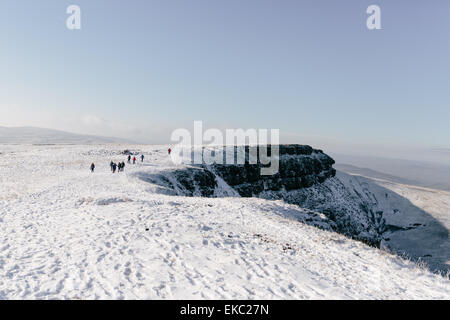 Wanderer in Ferne, Llyn y Fan Fach, Brecon Beacons, Wales Stockfoto