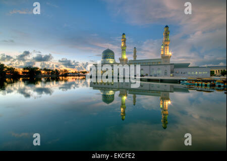 Kota Kinabalu Stadt schwimmende Moschee, Sabah, Borneo, Ost-Malaysia Stockfoto