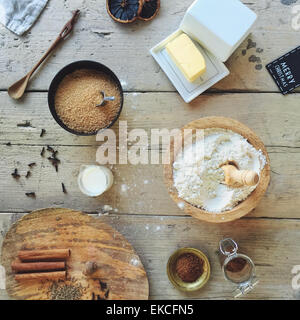 Backzutaten für Weihnachtsplätzchen Stockfoto