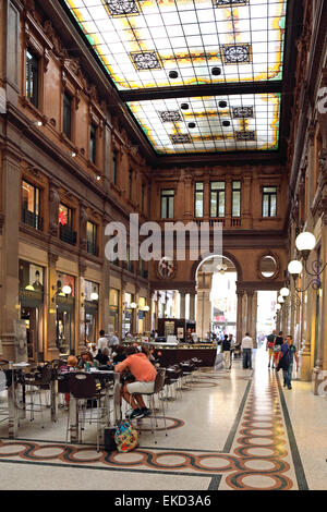 Italien Rom Galleria Alberto Sordi Stockfoto