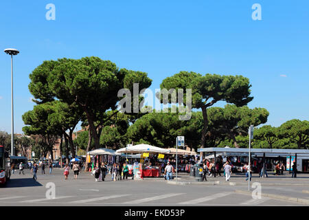 Italien Rom Piazza dei Cinquecento Stockfoto