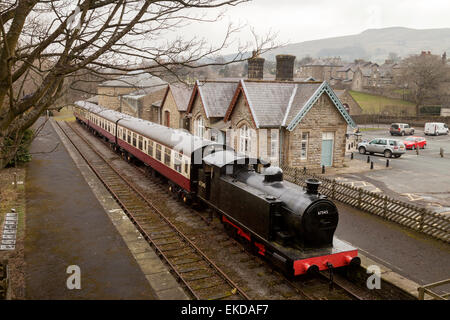 Ein Alter Zug aufweisen, in der alte Bahnhof in Hawes, jetzt die Dales Countryside Museum, Yorkshire Dales, Hawes, England, UK Stockfoto