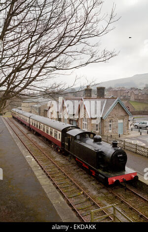 Ein Alter Zug aufweisen, in der alte Bahnhof in Hawes, jetzt die Dales Countryside Museum, Yorkshire Dales, Hawes, England, UK Stockfoto