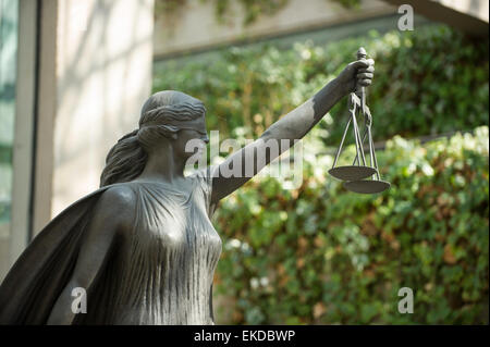 Statue der Justitia, Vancouver Gerichtsgebäude Stockfoto