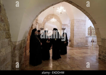 Griechisch-orthodoxe geistliche in der Kapelle des Griechisch-Orthodoxen Patriarchats in der Altstadt Ost-Jerusalem Israel Stockfoto