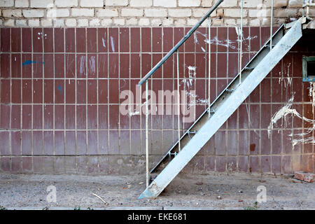 Notfall Eisenleiter Gebäude außen viel Exemplar Stockfoto