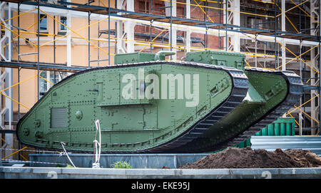 Panzer in Platz der Freiheit in Charkow ukraine Stockfoto