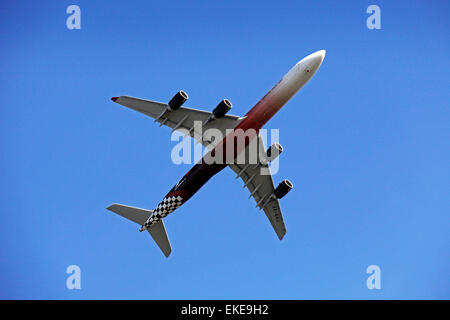 Etihad Airbus A340 Langstrecken vier engined Verkehrsflugzeug, fliegen in Dublin Flug Fest 2013 Stockfoto