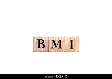 Die Abkürzung BMI - Body-Mass-Index. Hölzerne kleine Würfel mit Buchstaben isoliert auf weißem Hintergrund mit textfreiraum zur Verfügung. Konzept-Bild. Stockfoto