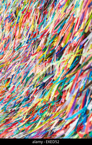 Wand der Fita Do Bonfim Brasilien wünschen Bänder aus der berühmten Igreja Nosso Senhor Do Bonfim da Bahia Kirche in Salvador Bahia Br Stockfoto