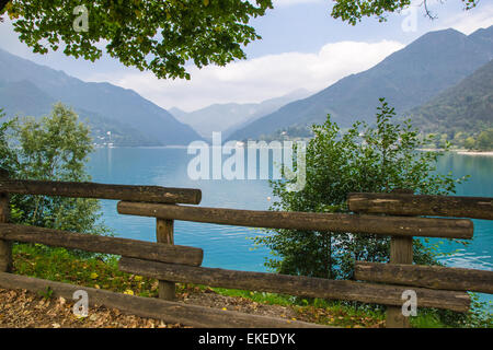 Ledro-See in Italien ist den blauen See genannt. Stockfoto