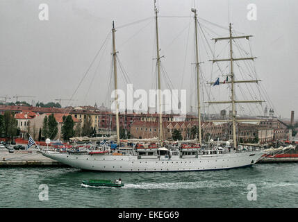 Venedig, Provinz Venedig, Italien. 6. Oktober 2004. Die Star Clipper, ein vier-Mast-Barkentine Segelschiff gebaut als Kreuzfahrtschiff, verankert in den frühen Morgenstunden in Venedig Italien. Ein Luxus-Schiff segelt sie unter maltesischer Flagge von Star Clippers Ltd von Schweden betrieben. Venedig gehört zu den beliebtesten internationalen Reisezielen. © Arnold Drapkin/ZUMA Draht/Alamy Live-Nachrichten Stockfoto