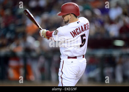 6. April 2015; Phoenix, AZ, USA; Arizona-Diamantmarkierungen Center Fielder Ender Inciarte (5) Fledermäuse gegen die San Francisco Giants im MLB-Spiel im Chase Field in Phoenix, AZ. Joe Camporeale/Cal Sport Media Stockfoto