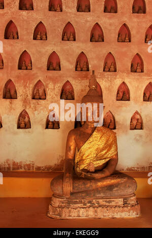 Buddhastatuen im Wat Si Saket, Vientiane, Laos, Südostasien Stockfoto