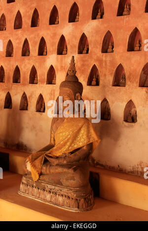 Buddhastatuen im Wat Si Saket, Vientiane, Laos, Südostasien Stockfoto