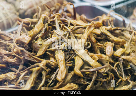 Geschmorte Ente Zungen als gemeinsame chinesisches Essen als Snack. Stockfoto