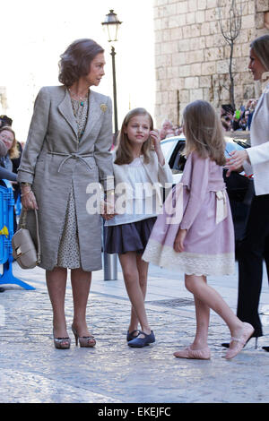 Königin Sofia, Prinzessin Leonor Und Prinzessin Sofia Bei der Ostersonntagsmesse in der Kathedrale von Palma. Palma De Mallorca, 05.04.2015/picture Allianz Stockfoto