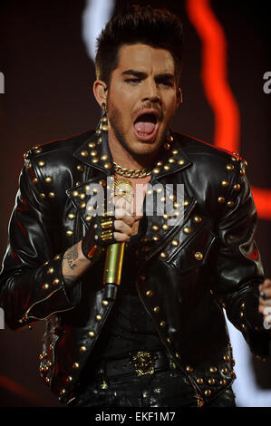 Adam Lambert führt mit Königin in der Sheffield Arena in Großbritannien Stockfoto