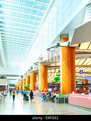 Moderne Interieur des internationalen Flughafen Changi in Singapur Stockfoto