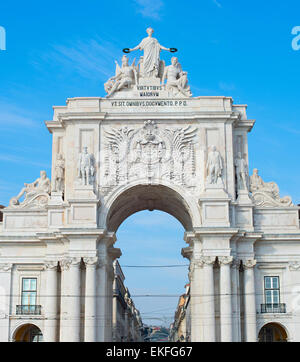 Ansicht der Rua Augusta Arch bei Sonnenuntergang in Lissabon, Portugal Stockfoto