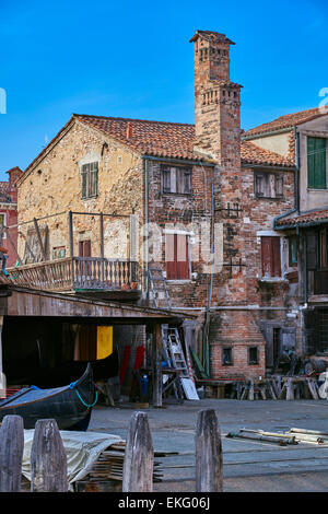 Squero San Trovaso: venezianische Gondeln sind Geburtshaus, Venedig Italien Stockfoto